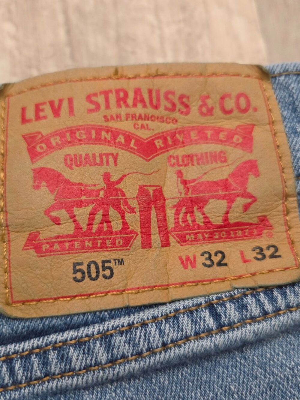 Levi's 505 Men's Jeans Size 32 waist x32 length Blue Straight Leg 32 x 32